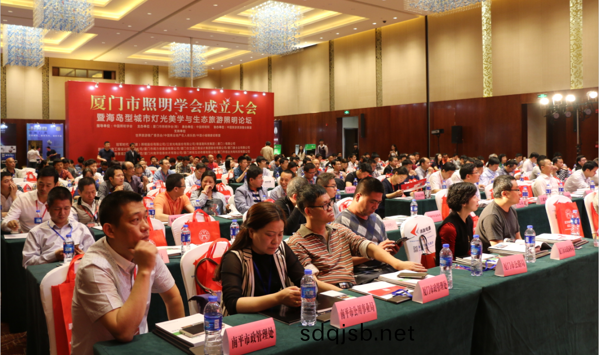 賞海島(dao)之(zhi)美(mei) 品燈(deng)光之(zhi)魂